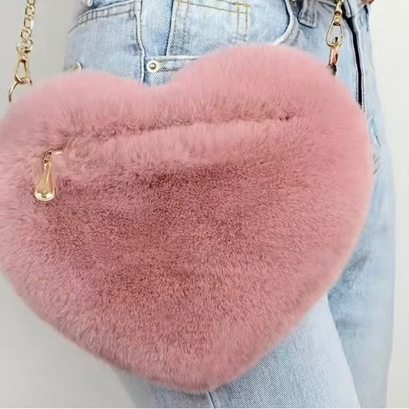 - BNIP Furry heart purse - Picture 7 of 8